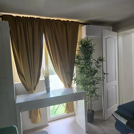アパート Paloma 2-min Walk To Beach, King Bed, Ensuite, Outdoor Hotspa ヴィル